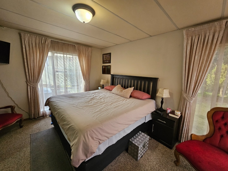 To Let 5 Bedroom Property for Rent in La Provance Free State